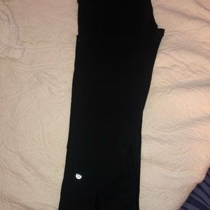 Capri leggings by lulumenon